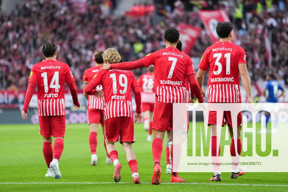 1. Bundesliga: SC Freiburg vs FC Schalke 04, 11.10.2026 Torjubel zum 1:0 durch Maximilian Eggestein (SC Freiburg, 8) 1. Bundesliga: SC Freiburg vs FC Schalke 04, Europa-Park-Stadion, 11.10.2026 DFB DFL REGULATIONS PROHIBIT ANY USE OF PHOTOGRAPHS AS IMAGE SEQUENCES AND OR QUASI-VIDEO.