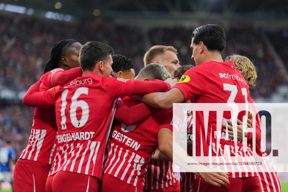 1. Bundesliga: SC Freiburg vs FC Schalke 04, 11.10.2026 Torjubel zum 1:0 durch Maximilian Eggestein (SC Freiburg, 8) 1. Bundesliga: SC Freiburg vs FC Schalke 04, Europa-Park-Stadion, 11.10.2026 DFB DFL REGULATIONS PROHIBIT ANY USE OF PHOTOGRAPHS AS IMAGE SEQUENCES AND OR QUASI-VIDEO.