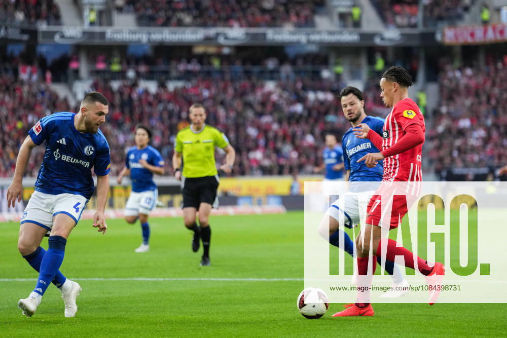 1. Bundesliga: SC Freiburg vs FC Schalke 04, 11.10.2026 Zweikampf zwischen Hasan Kurucay (FC Schalke 04, 4) und Derry Scherhant (SC Freiburg, 7) 1. Bundesliga: SC Freiburg vs FC Schalke 04, Europa-Park-Stadion, 11.10.2026 DFB DFL REGULATIONS PROHIBIT ANY USE OF PHOTOGRAPHS AS IMAGE SEQUENCES AND OR QUASI-VIDEO.