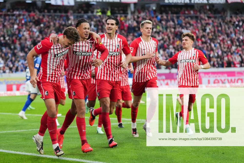 1. Bundesliga: SC Freiburg vs FC Schalke 04, 11.10.2026 Torjubel zum 1:0 durch Maximilian Eggestein (SC Freiburg, 8) 1. Bundesliga: SC Freiburg vs FC Schalke 04, Europa-Park-Stadion, 11.10.2026 DFB DFL REGULATIONS PROHIBIT ANY USE OF PHOTOGRAPHS AS IMAGE SEQUENCES AND OR QUASI-VIDEO.