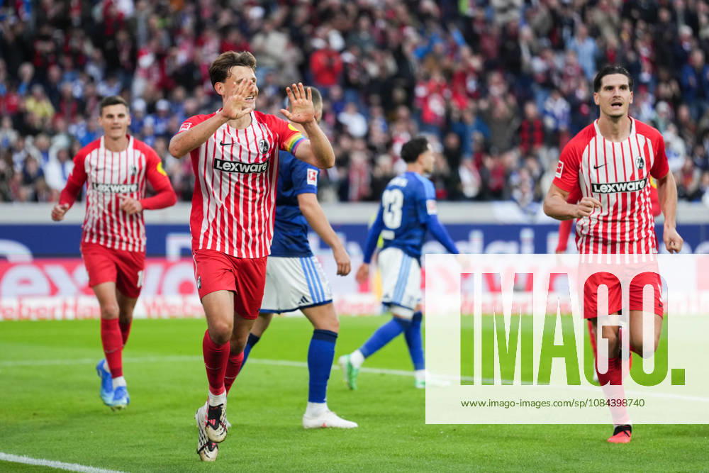 1. Bundesliga: SC Freiburg vs FC Schalke 04, 11.10.2026 Torjubel zum 1:0 durch Maximilian Eggestein (SC Freiburg, 8) 1. Bundesliga: SC Freiburg vs FC Schalke 04, Europa-Park-Stadion, 11.10.2026 DFB DFL REGULATIONS PROHIBIT ANY USE OF PHOTOGRAPHS AS IMAGE SEQUENCES AND OR QUASI-VIDEO.