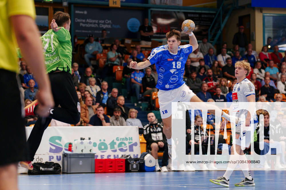 2. Handball-Bundesliga - 7. Spieltag: Dessau-Roßlauer HV 06 - VfL Lübeck-Schwartau David Misovych (Dessau-Roßlauer HV 06, 18) beim Sprungwurf am 11.10.2026 in der Anhalt-Arena, Dessau-Roßlau (Sachsen-Anhalt) Dessau-Roßlau Anhalt-Arena Sachsen-Anhalt Deutschland
