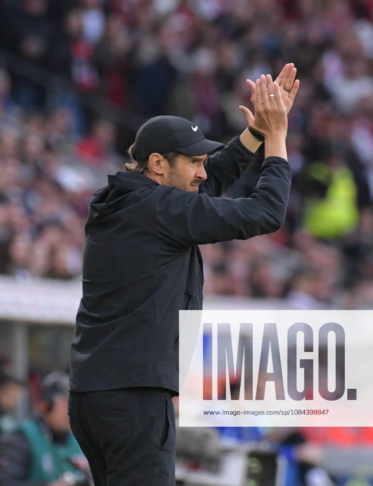 Fussball 1.Bundesliga, SC Freiburg - FC Schalke 04 v.l. Trainer Julian Schuster (SC Freiburg) Freiburg