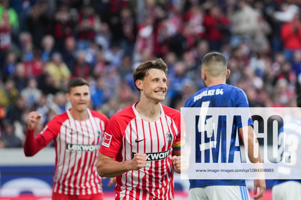 1. Bundesliga: SC Freiburg vs FC Schalke 04, 11.10.2026 Torjubel zum 1:0 durch Maximilian Eggestein (SC Freiburg, 8) 1. Bundesliga: SC Freiburg vs FC Schalke 04, Europa-Park-Stadion, 11.10.2026 DFB DFL REGULATIONS PROHIBIT ANY USE OF PHOTOGRAPHS AS IMAGE SEQUENCES AND OR QUASI-VIDEO.