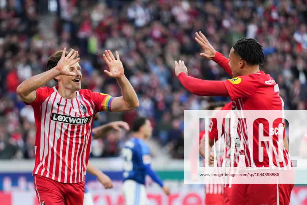 1. Bundesliga: SC Freiburg vs FC Schalke 04, 11.10.2026 Torjubel zum 1:0 durch Maximilian Eggestein (SC Freiburg, 8) 1. Bundesliga: SC Freiburg vs FC Schalke 04, Europa-Park-Stadion, 11.10.2026 DFB DFL REGULATIONS PROHIBIT ANY USE OF PHOTOGRAPHS AS IMAGE SEQUENCES AND OR QUASI-VIDEO.