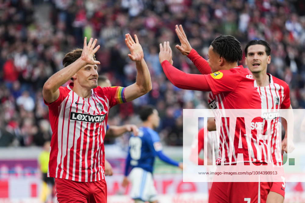 1. Bundesliga: SC Freiburg vs FC Schalke 04, 11.10.2026 Torjubel zum 1:0 durch Maximilian Eggestein (SC Freiburg, 8) 1. Bundesliga: SC Freiburg vs FC Schalke 04, Europa-Park-Stadion, 11.10.2026 DFB DFL REGULATIONS PROHIBIT ANY USE OF PHOTOGRAPHS AS IMAGE SEQUENCES AND OR QUASI-VIDEO.