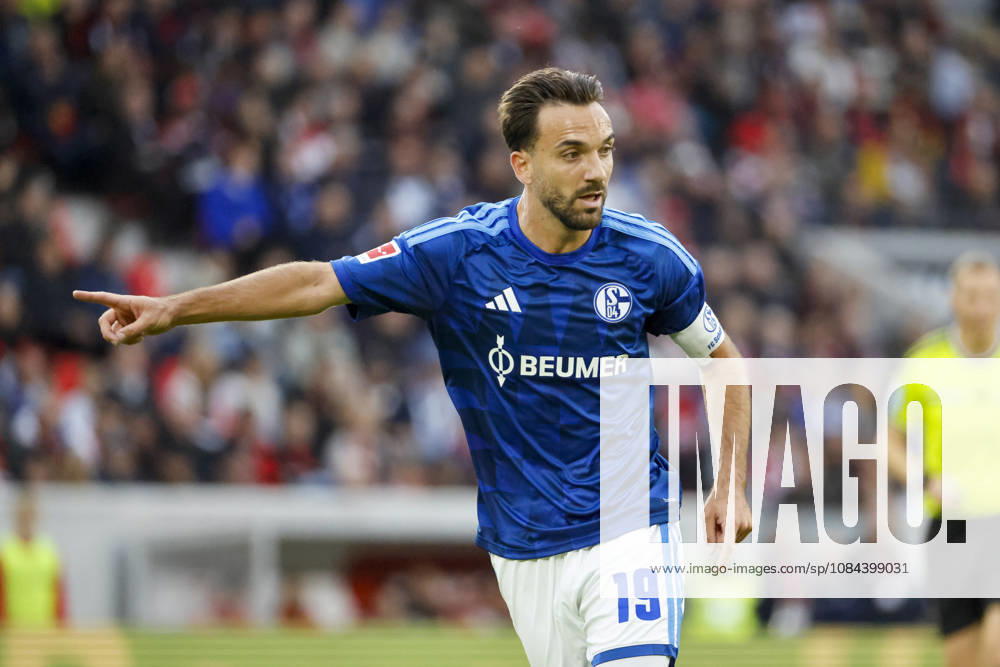 Kenan Karaman (FC Schalke, 19), Mimik, Gesichtsausdruck, Emotion , Deutschland, Fussball, 1. Bundesliga, 5.Spieltag, 2026 2027, SC Freiburg vs. FC Schalke 04, 11.10.2026, Freiburg im Breisgau Europa-Park Stadion Deutschland