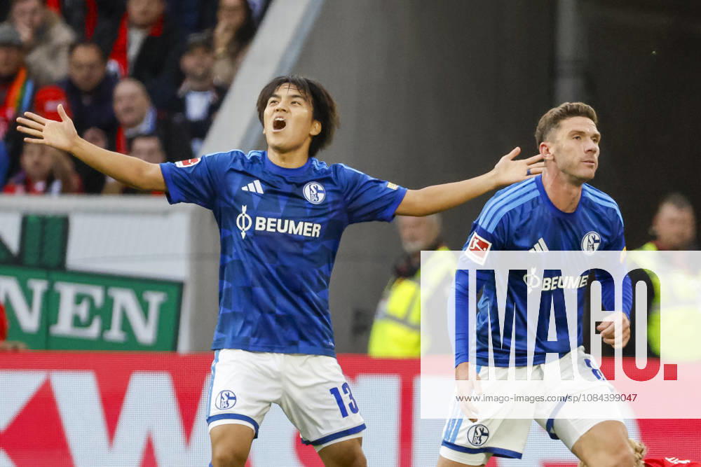 Satoshi Tanaka (FC Schalke, 13) und Robin Gosens (FC Schalke, 08) , Deutschland, Fussball, 1. Bundesliga, 5.Spieltag, 2026 2027, SC Freiburg vs. FC Schalke 04, 11.10.2026, Freiburg im Breisgau Europa-Park Stadion Deutschland