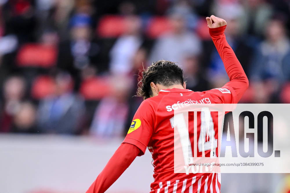 Yuito Suzuki (SC Freiburg) gestikuliert, gestik waehrend des spiels der 1. Bundesliga zwischen Club Freiburg und FC Schalke 04, Europa-Park Stadion am 11. October 2026 in Freiburg im Breisgau, Deutschland. (Foto von Harry Langer DeFodi Images) +++ Yuito Suzuki (SC Freiburg) gestures during the Bundesliga match between Sport-Club Freiburg and FC Schalke 04 at Europa-Park Stadion on October 11, 2026 in Freiburg im Breisgau, Germany. (Photo by Harry Langer DeFodi Images) DFB DFL REGULATIONS PROHIBIT ANY USE OF PHOTOGRAPHS AS IMAGE SEQUENCES AND OR QUASI-VIDEO. (Photo by Harry Langer DeFodi Images) DFB DFL REGULATIONS PROHIBIT ANY USE OF PHOTOGRAPHS AS IMAGE SEQUENCES AND OR QUASI-VIDEO. -