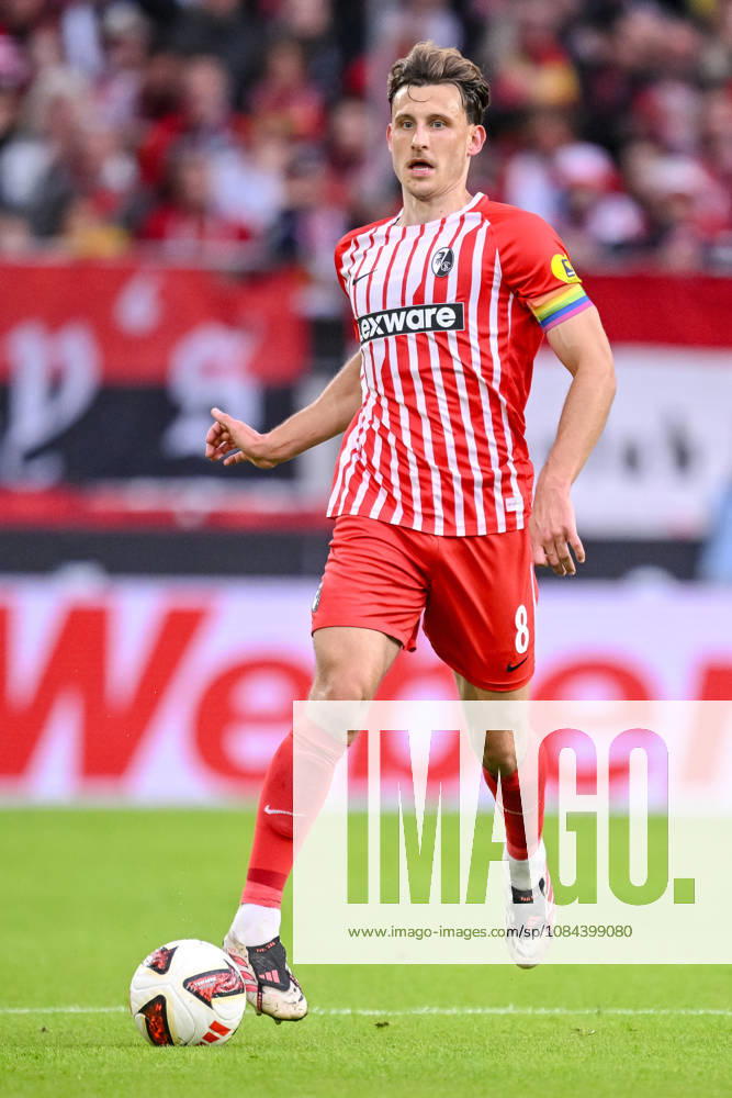 Maximilian Eggestein (SC Freiburg) in Aktion, am Ball, Einzelaktion waehrend des spiels der 1. Bundesliga zwischen Club Freiburg und FC Schalke 04, Europa-Park Stadion am 11. October 2026 in Freiburg im Breisgau, Deutschland. (Foto von Harry Langer DeFodi Images) +++ Maximilian Eggestein (SC Freiburg) controls the Ball during the Bundesliga match between Sport-Club Freiburg and FC Schalke 04 at Europa-Park Stadion on October 11, 2026 in Freiburg im Breisgau, Germany. (Photo by Harry Langer DeFodi Images) DFB DFL REGULATIONS PROHIBIT ANY USE OF PHOTOGRAPHS AS IMAGE SEQUENCES AND OR QUASI-VIDEO. (Photo by Harry Langer DeFodi Images) DFB DFL REGULATIONS PROHIBIT ANY USE OF PHOTOGRAPHS AS IMAGE SEQUENCES AND OR QUASI-VIDEO. -