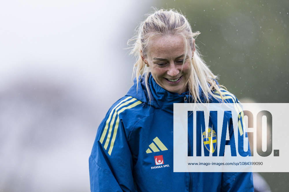 Amanda Ilestedt of Sweden during a training session on October 11, 2026 in Stockholm. Photo: Caisa Rasmussen BILDBYRAN COP 353 CR0079 fotboll football soccer fotball träning practice training sverige sweden dam bbeng