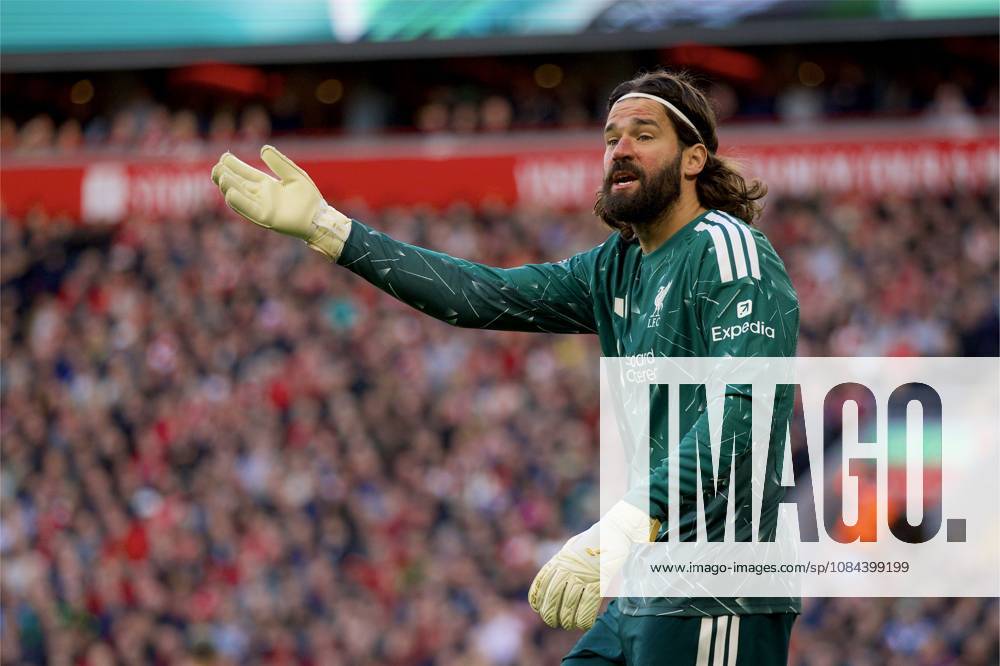 Football - FA Premier League - Liverpool FC v Manchester City FC LIVERPOOL, ENGLAND - Sunday, October 11, 2026: Liverpool s goalkeeper Alisson Becker during the FA Premier League match between Liverpool FC and Manchester City FC at Anfield. (Photo by David Rawcliffe Propaganda) LIVERPOOL Anfield MERSEYSIDE ENGLAND