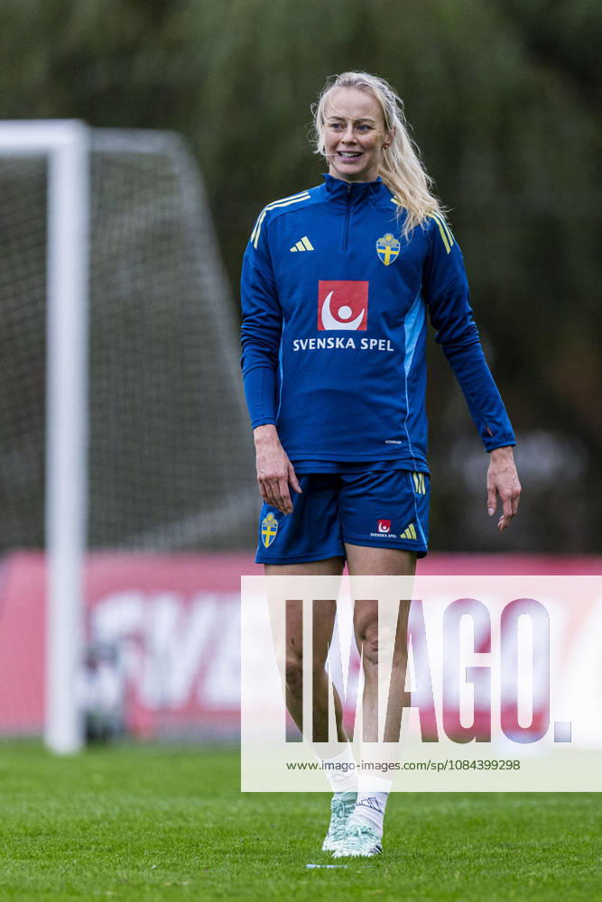Amanda Ilestedt of Sweden during a training session on October 11, 2026 in Stockholm. Photo: Caisa Rasmussen BILDBYRAN COP 353 CR0079 fotboll football soccer fotball träning practice training sverige sweden dam bbeng