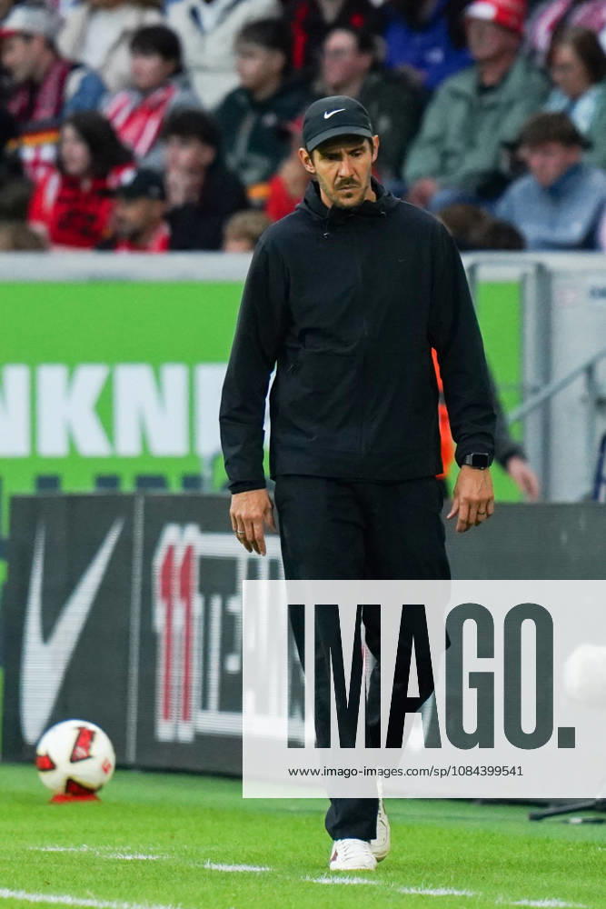 1. Bundesliga: SC Freiburg vs FC Schalke 04, 11.10.2026 Julian Schuster (SC Freiburg, Trainer) 1. Bundesliga: SC Freiburg vs FC Schalke 04, Europa-Park-Stadion, 11.10.2026 DFB DFL REGULATIONS PROHIBIT ANY USE OF PHOTOGRAPHS AS IMAGE SEQUENCES AND OR QUASI-VIDEO.