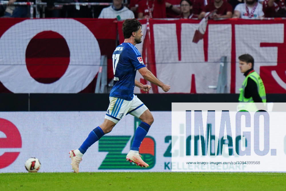 1. Bundesliga: SC Freiburg vs FC Schalke 04, 11.10.2026 Torjubel zum 1:1 durch Adrian Gantenbein (FC Schalke 04, 17) 1. Bundesliga: SC Freiburg vs FC Schalke 04, Europa-Park-Stadion, 11.10.2026 DFB DFL REGULATIONS PROHIBIT ANY USE OF PHOTOGRAPHS AS IMAGE SEQUENCES AND OR QUASI-VIDEO.