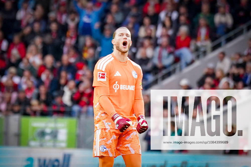 Deutschland: Fußball Bundesliga 2026 - 2027, 5. Spieltag - SC Freiburg - FC Schalke 04 - Europa-Park-Stadion (Freiburg): Loris Karius (FC Schalke 04, 1) Freude, Emotionen, Jubel, Geste, Gestik, Mimik, Gesichtsausdruck, Emotion, Tor und Torjubel