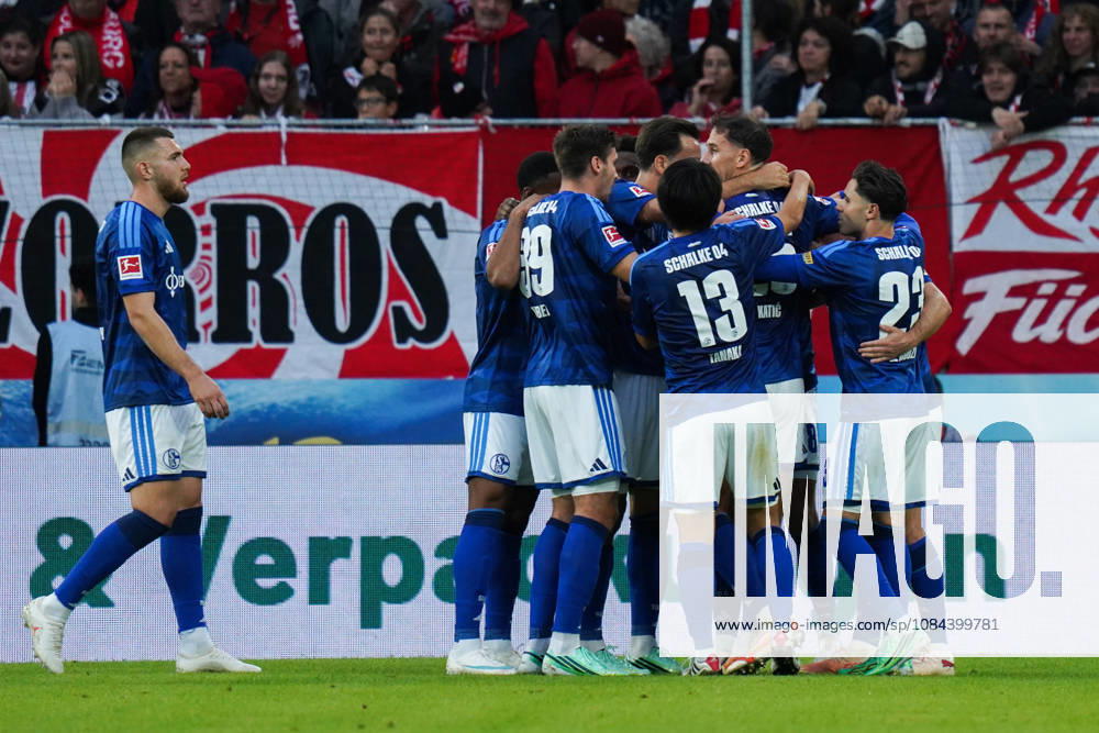 1. Bundesliga: SC Freiburg vs FC Schalke 04, 11.10.2026 Torjubel zum 1:1 durch Adrian Gantenbein (FC Schalke 04, 17) 1. Bundesliga: SC Freiburg vs FC Schalke 04, Europa-Park-Stadion, 11.10.2026 DFB DFL REGULATIONS PROHIBIT ANY USE OF PHOTOGRAPHS AS IMAGE SEQUENCES AND OR QUASI-VIDEO.