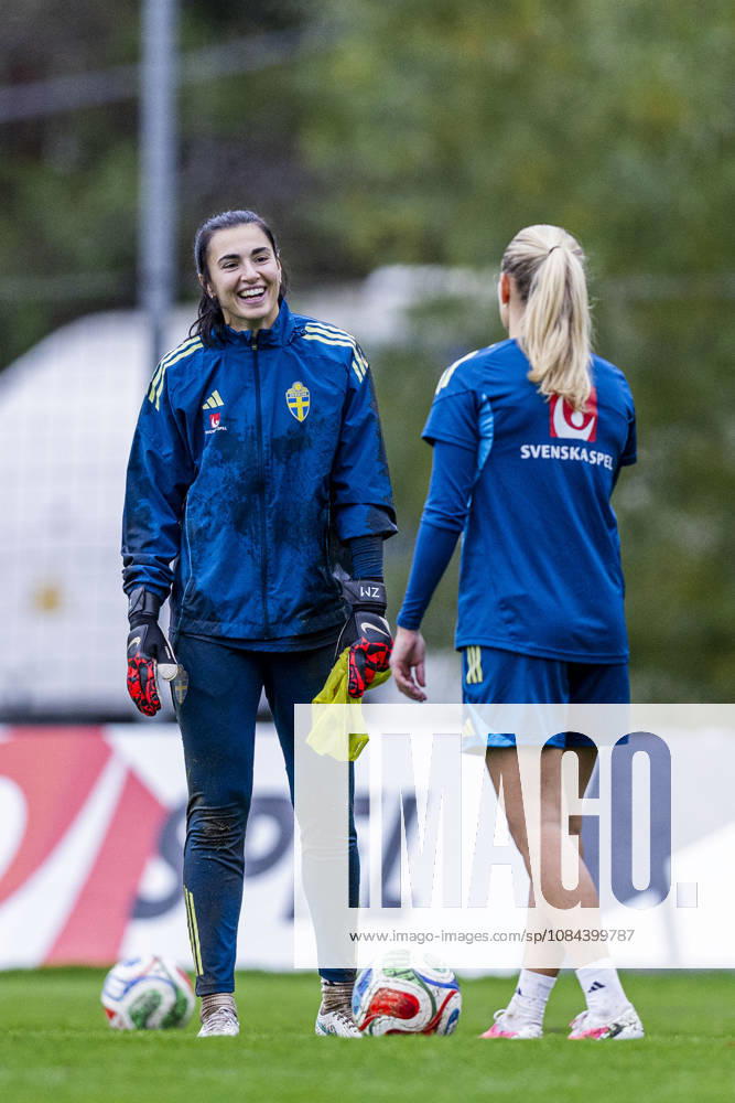 Zecira MuÅ¡ovic of Sweden during a training session on October 11, 2026 in Stockholm. Photo: Caisa Rasmussen BILDBYRAN COP 353 CR0079 fotboll football soccer fotball träning practice training sverige sweden dam bbeng