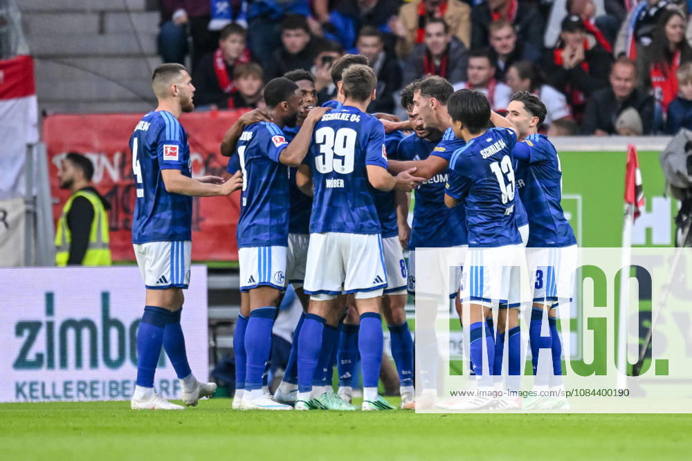 Adrian Gantenbein (FC Schalke 04) Torjubel, jubelt mit seiner Mannschaft nach treffer zum 1:1 waehrend des spiels der 1. Bundesliga zwischen Club Freiburg und FC Schalke 04, Europa-Park Stadion am 11. October 2026 in Freiburg im Breisgau, Deutschland. (Foto von Harry Langer DeFodi Images) +++ Adrian Gantenbein (FC Schalke 04) celebrates after scoring his team s first goal with teammates during the Bundesliga match between Sport-Club Freiburg and FC Schalke 04 at Europa-Park Stadion on October 11, 2026 in Freiburg im Breisgau, Germany. (Photo by Harry Langer DeFodi Images) DFB DFL REGULATIONS PROHIBIT ANY USE OF PHOTOGRAPHS AS IMAGE SEQUENCES AND OR QUASI-VIDEO. (Photo by Harry Langer DeFodi Images) DFB DFL REGULATIONS PROHIBIT ANY USE OF PHOTOGRAPHS AS IMAGE SEQUENCES AND OR QUASI-VIDEO. -