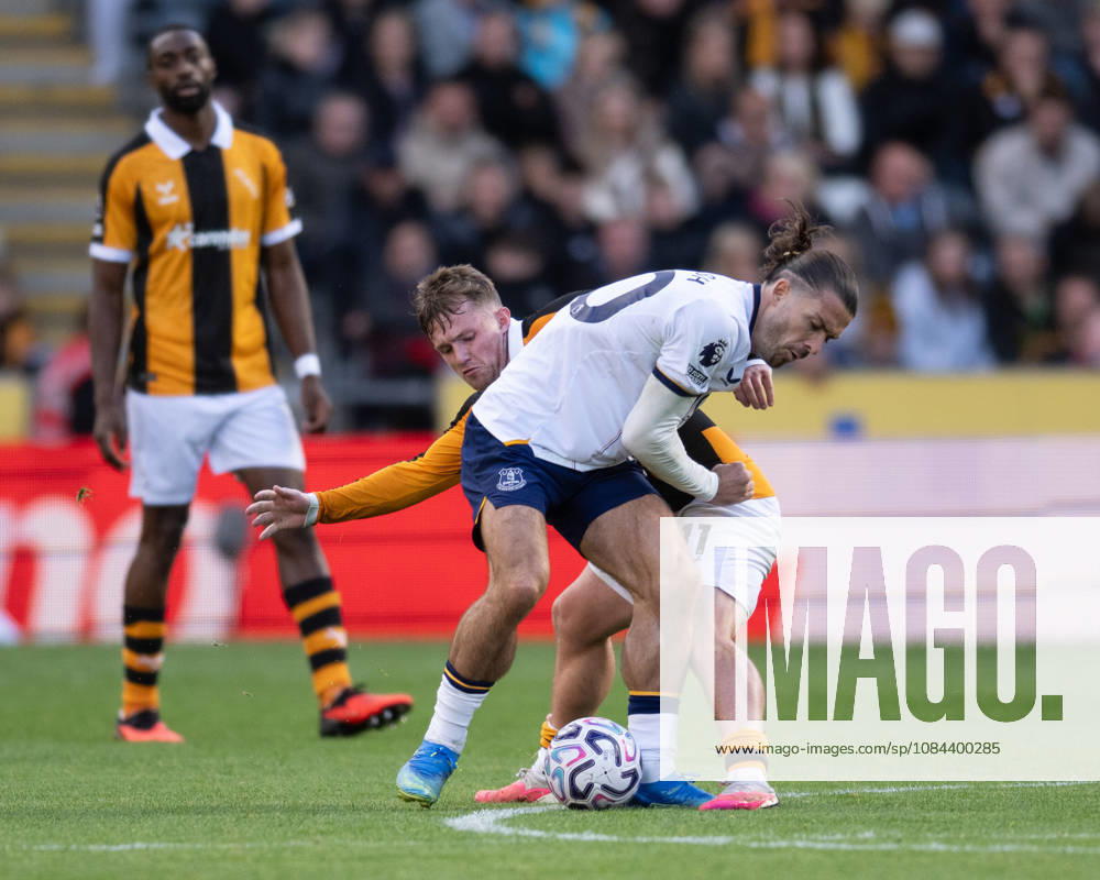 Hull City v Everton Premier League Joe Gelhardt of Hull City tackles Jack Grealish of Everton during the Premier League match between Hull City and Everton at the MKM Stadium, Hull. 11 10 2026 UK Newspapers OUT