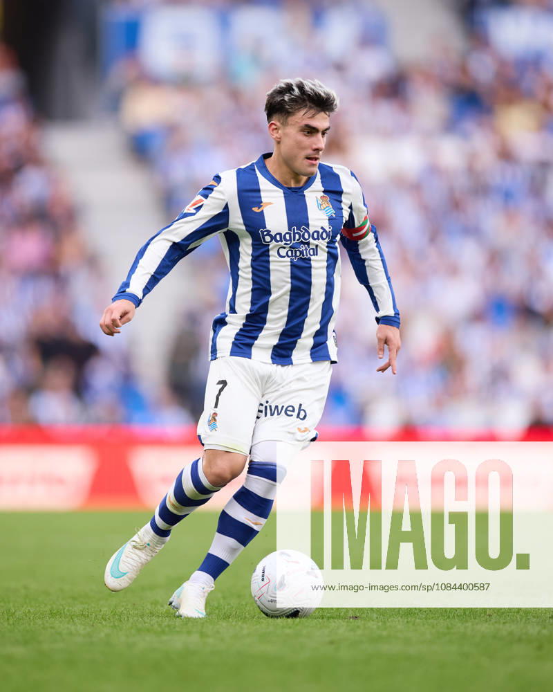 Ander Barrenetxea of Real Sociedad in action during the LaLiga EA Sports match between Real Sociedad and RC Deportivo de A Coruna at Anoeta on October 11, 2026, in San Sebastian, Spain. Real Sociedad V RC Deportivo De La Coruna - La Liga EA Sports - ZUMAa181 20261011_zaa_a181_140