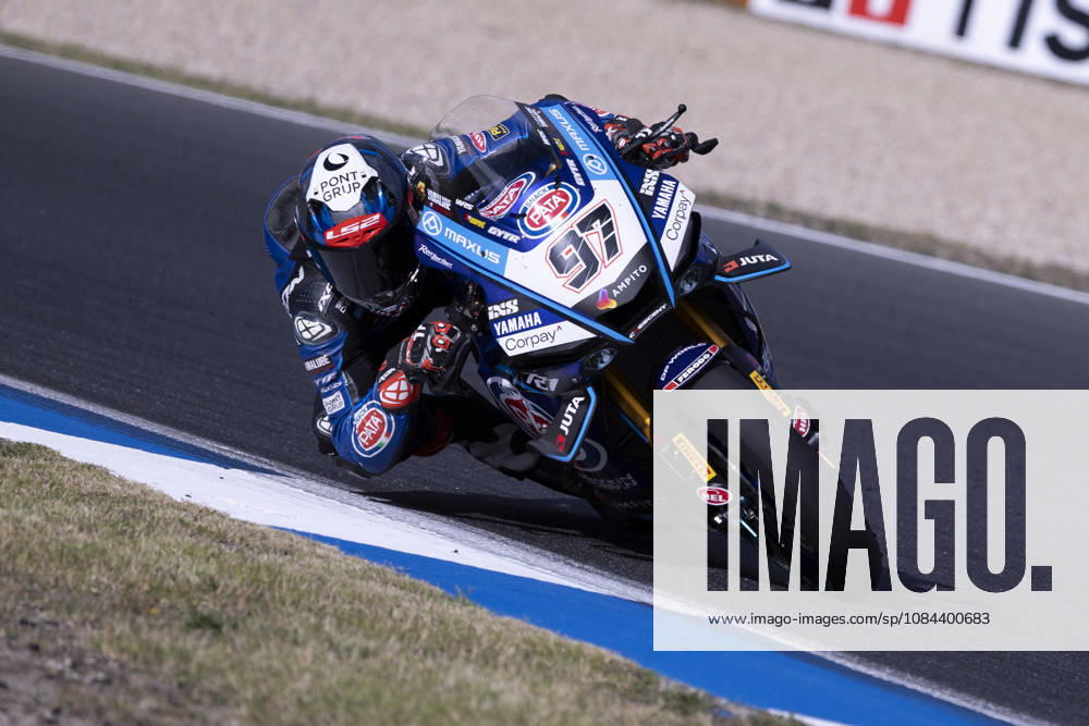 ESTORIL, PORTUGAL - OCTOBER 11: Xavi Vierge of Spain and Pata Maxus Yamaha competes during the Race 2 during day three of the World Superbikes Estoril Round at Circuito Estoril on October 11, 2026 in Estoril, Portugal Cascais Portugal - ZUMAl192 20261011_zsp_l192_145