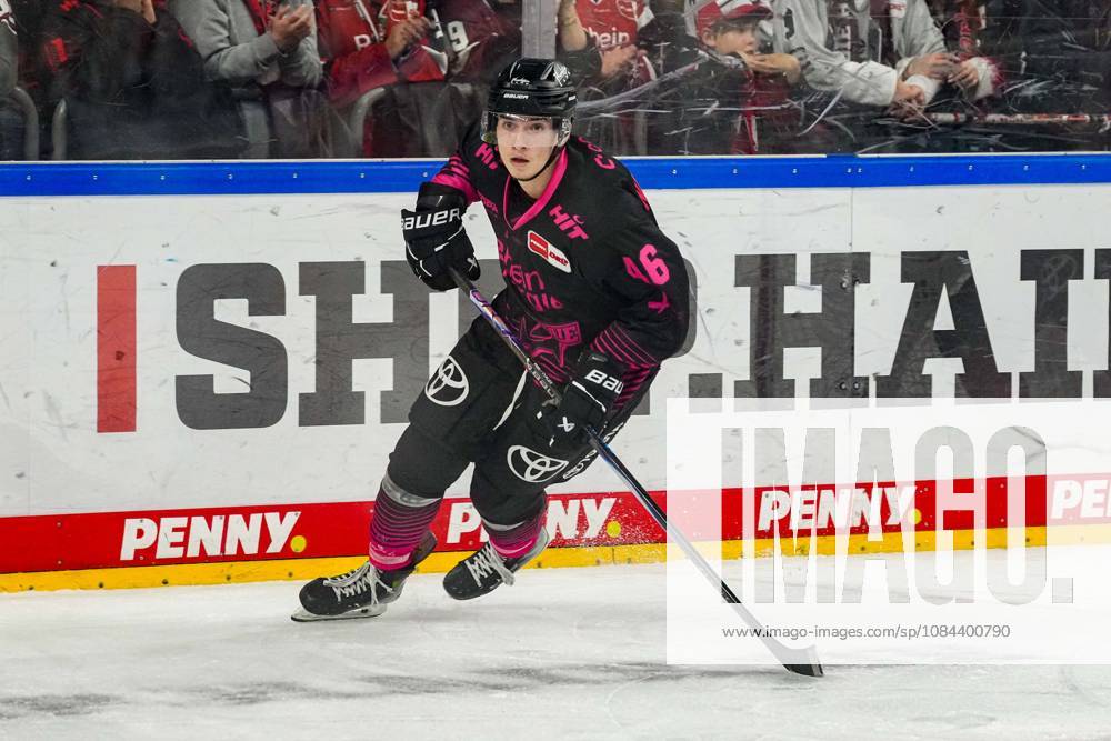 Eishockey Penny-DEL 8.Spieltag Kölner Haie - Nürnberg Ice Tigers am 11.10.2026 in der Lanxess Arena in Köln Kevin Niedenz ( Köln ) Gemäß den Vorgaben der DEL Deutsche Eishockey Liga ist die Publikation und Weiterverwertung der Aufnahmen in elektronischen Medien und Endgeräten aller Art während des laufenden Spiels nicht zulässig.