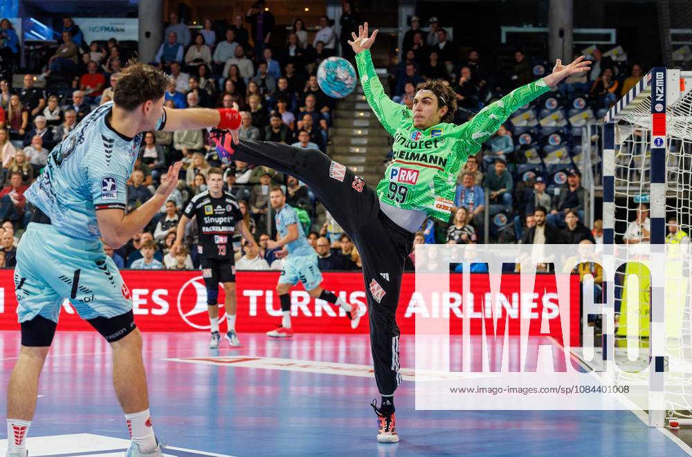 Handball - 1. Bundesliga OPEL HBL - Saison 2026 2027 - 08. Spieltag: HC Erlangen Metropolregion Nürnberg HCE - MT Melsungen - DaMa - - Leon Stehl (13, MT Melsungen ) Tin Herceg (99, HC Erlangen HCE )