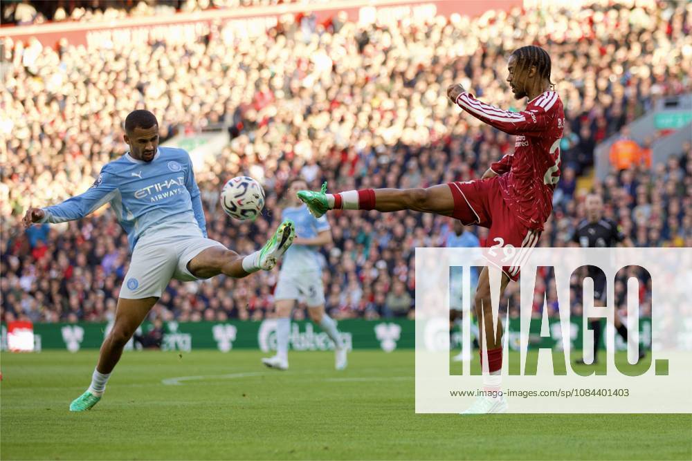 Football - FA Premier League - Liverpool FC v Manchester City FC LIVERPOOL, ENGLAND - Sunday, October 11, 2026: Liverpool s Bradley Barcola challenges for the ball against Manchester City s Iliman Ndiaye (L) during the FA Premier League match between Liverpool FC and Manchester City FC at Anfield. (Photo by David Rawcliffe Propaganda) LIVERPOOL Anfield MERSEYSIDE ENGLAND