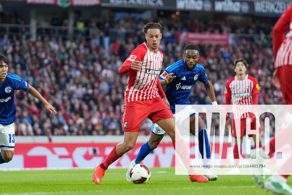 Derry Scherhant (SC Freiburg, 07) am Ball , Deutschland, Fussball, 1. Bundesliga, 5.Spieltag, 2026 2027, SC Freiburg vs. FC Schalke 04, 11.10.2026, Europa-Park Stadion, Freiburg Freiburg Europa-Park Stadion Baden-Württemberg Deutschland
