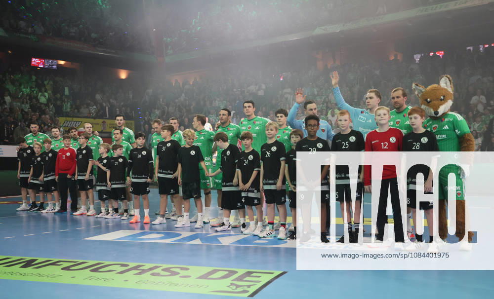 GER HBL Saison 2026 2027 FÜCHSE Berlin vs. TBV Lemgo, 11.10.26, MAX-SCHMELING-HALLE, Berlin, Begrüßung, vor dem Spiel, Einlaufzeremonie, Team FÜCHSE Berlin