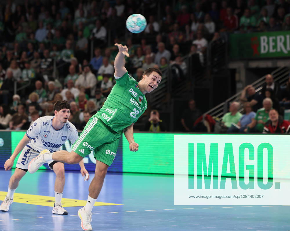 GER HBL Saison 2026 2027 FÜCHSE Berlin vs. TBV Lemgo, 11.10.26, MAX-SCHMELING-HALLE, Berlin, Tim FREIHÖFER (Füchse Berlin 20), Siebenmeter, Strafwurf