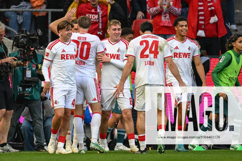 Isak Johannesson (Koeln 8) jubelt nach dem Tor zum 1:0 mit der Mannschaft 11.10.2026 ¢ Fussball ¢ 1. FC Koeln vs Borussia Moenchengladbach, RheinEnergieStadion, Koeln, DFB DFL REGULATIONS PROHIBIT ANY USE OF PHOTOGRAPHS AS IMAGE SEQUENCES AND OR QUASI-VIDEO NRW Germany