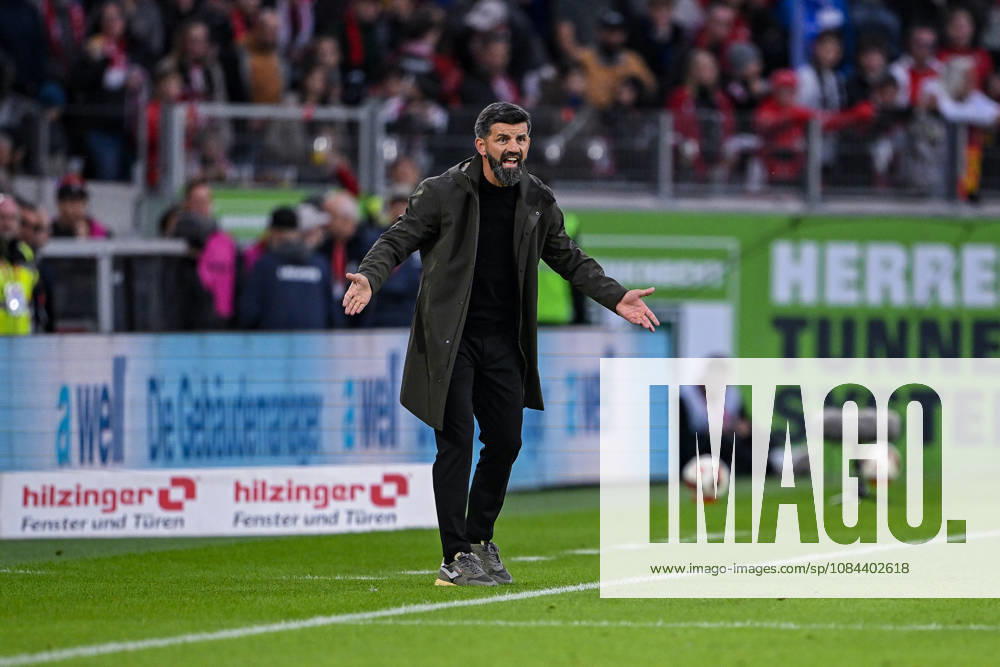 Fussball, Saison 2026 2027, Bundesliga, SC Freiburg - FC Schalke 04, Trainer Miron Muslic (FC Schalke 04) xRHR-FOTO YYx