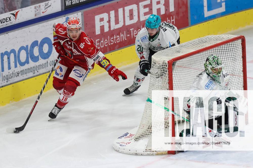 Sahnpark Crimmitschau 11.10.2026 Saison 2026 27 Eishockey 2. Bundesliga Hauptrunde Spiel 8. Kunsteisstadion Sachsen Sachsenderby Derby Eispiraten Eispiraten - Bietigheim Steelers Collin Adams EPC rot - Max Ziergiebel Bietigheim und Torhüter Keanu Salmik Crimmitschau Sachsen Germany
