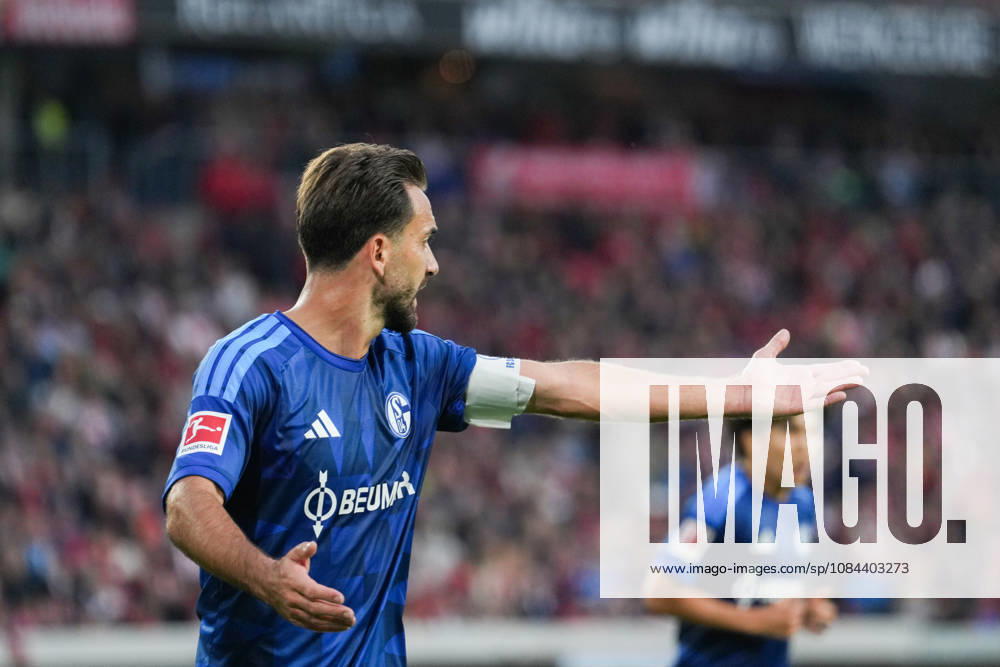 1. Bundesliga: SC Freiburg vs FC Schalke 04, 11.10.2026 Kenan Karaman (FC Schalke 04, 19) 1. Bundesliga: SC Freiburg vs FC Schalke 04, Europa-Park-Stadion, 11.10.2026 DFB DFL REGULATIONS PROHIBIT ANY USE OF PHOTOGRAPHS AS IMAGE SEQUENCES AND OR QUASI-VIDEO.