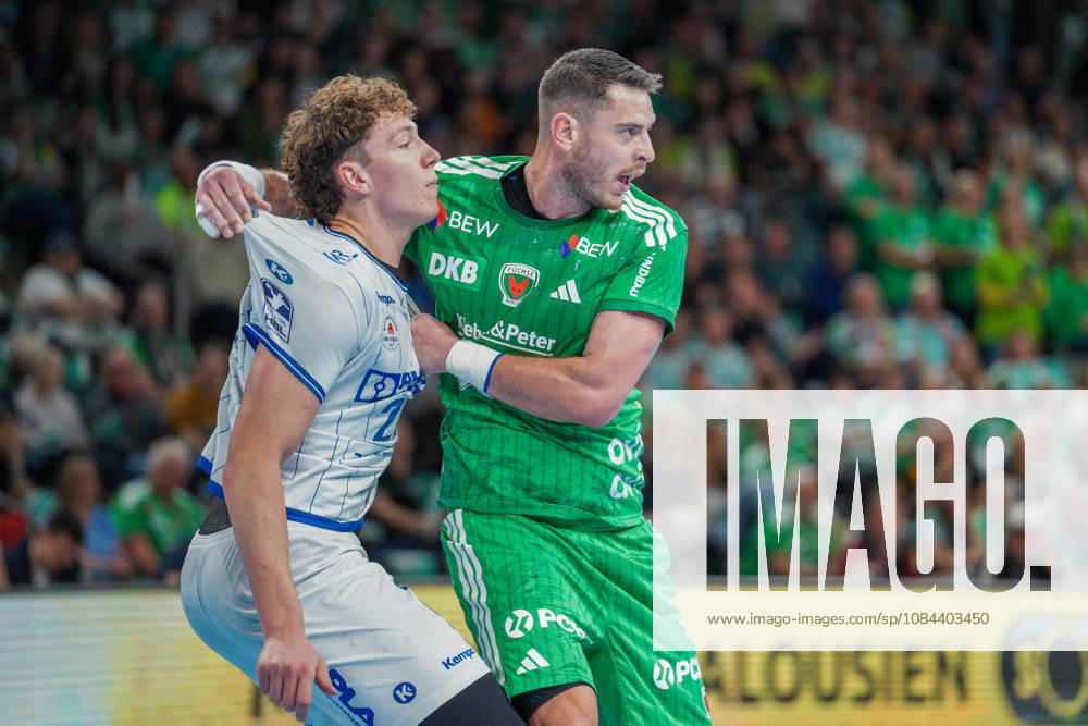 Im Bild: Joel Willecke (TBV Lemgo Lippe, 24), Mijajlo Marsenic (Fuechse Berlin, 93) 11.10.2026, Fuechse Berlin - TVB Lemgo Lippe, HBL, Handball-Bundesliga, Saison 2026 27, Max-Schmeling-Halle