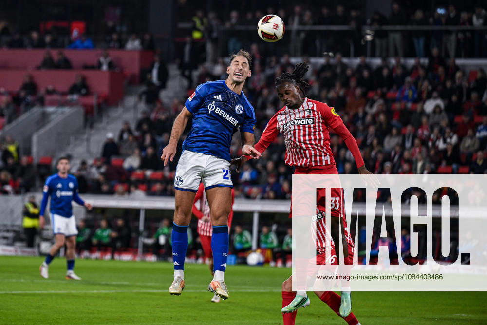 Fussball, Saison 2026 2027, Bundesliga, SC Freiburg - FC Schalke 04, Nikola Katic (FC Schalke 04), Jordy Makengo (SC Freiburg) xRHR-FOTO YYx