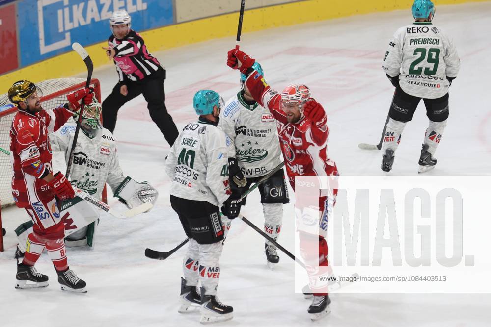 Sahnpark Crimmitschau 11.10.2026 Saison 2026 27 Eishockey 2. Bundesliga Hauptrunde Spiel 8. Kunsteisstadion Sachsen Sachsenderby Derby Eispiraten Eispiraten - Bietigheim Steelers Jubel Crimmitschau nach dem 1:0 Crimmitschau Sachsen Germany