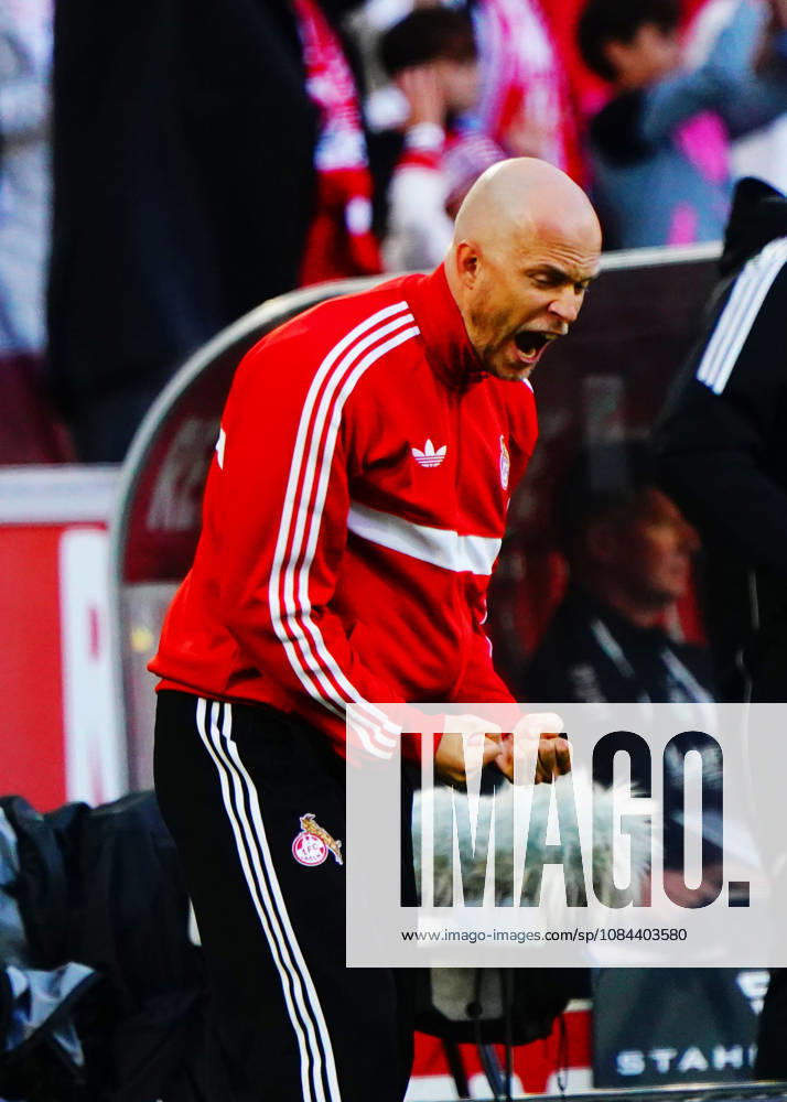 Köln, Fussball, 1.BL saison 2026 2027 1.FC Köln vs Borussia Mönchengladbach , 11.10.2026, Rheinenergiestadion Köln Rene Wagner Trainer FC Köln , Aktion, Einzelbild,