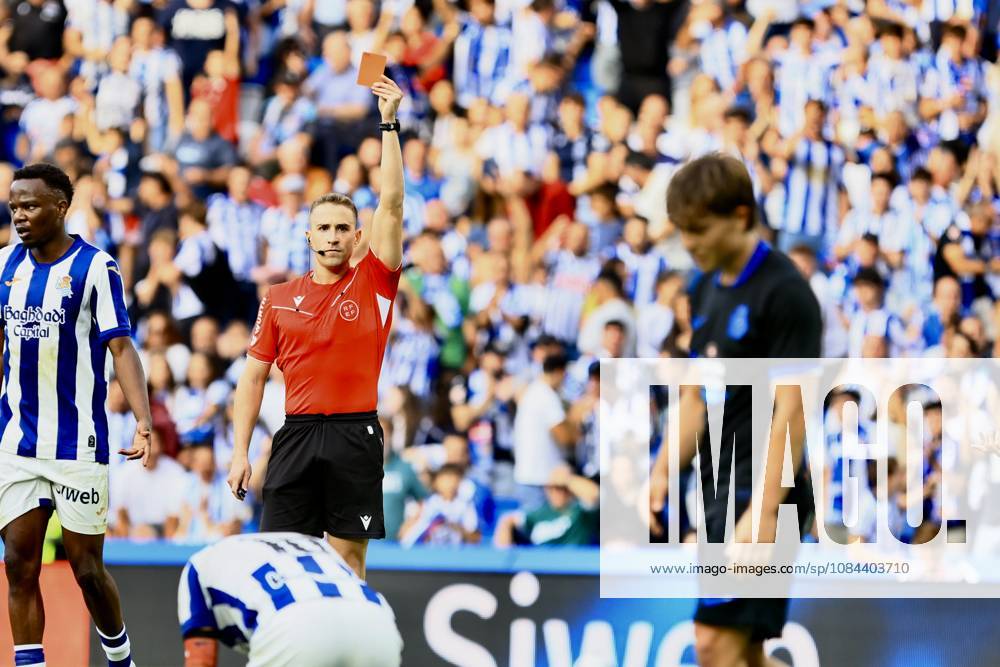 ESP: LaLiga EASports Real Sociedad - RC Deportivo La Coruna referee shows red cad to Lorenzo Amatucci of Real Sociedad during LaLiga EA Sports match between Real Sociedad - RC Deportivo played at Anoeta Stadium in Gipuzcoa on October 11, 2026 in Spain Spain Futbol