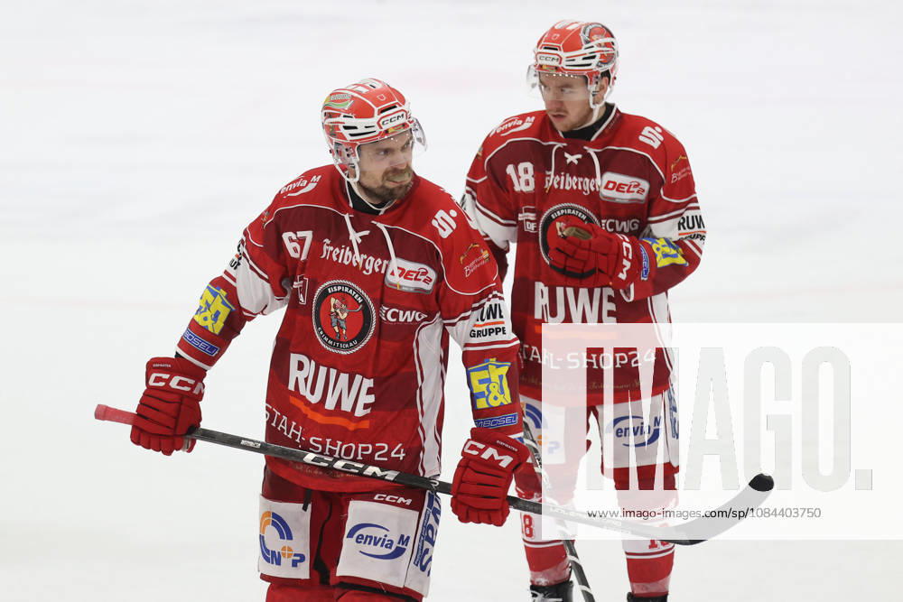 Sahnpark Crimmitschau 11.10.2026 Saison 2026 27 Eishockey 2. Bundesliga Hauptrunde Spiel 8. Kunsteisstadion Sachsen Sachsenderby Derby Eispiraten Eispiraten - Bietigheim Steelers Jarno Kärki 67 und Collin Adams 18 beide EPC Crimmitschau Sachsen Germany