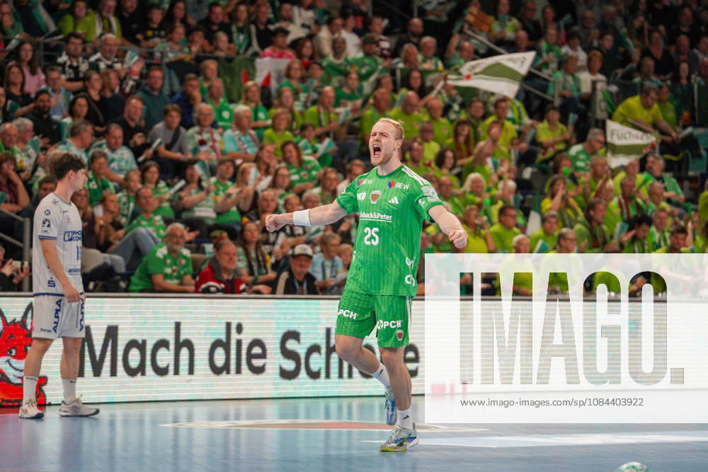 Im Bild: , Tor, Treffer, Jubel, Torjubel, Freude, Begeisterung, feiert, jubelt, Matthes Langhoff (Fuechse Berlin, 25) 11.10.2026, Fuechse Berlin - TVB Lemgo Lippe, HBL, Handball-Bundesliga, Saison 2026 27, Max-Schmeling-Halle