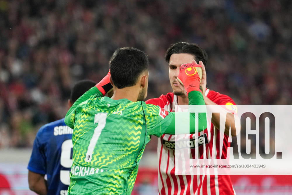 1. Bundesliga: SC Freiburg vs FC Schalke 04, 11.10.2026 Mio Backhaus (SC Freiburg, ) und Igor Matanovic (SC Freiburg, 31) die sich nach einer Parade feiern 1. Bundesliga: SC Freiburg vs FC Schalke 04, Europa-Park-Stadion, 11.10.2026 DFB DFL REGULATIONS PROHIBIT ANY USE OF PHOTOGRAPHS AS IMAGE SEQUENCES AND OR QUASI-VIDEO.