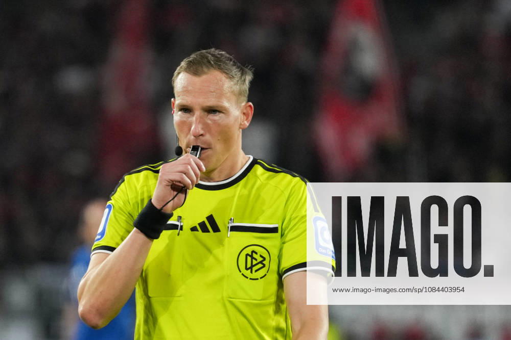 1. Bundesliga: SC Freiburg vs FC Schalke 04, 11.10.2026 Martin Petersen (Schiedsrichter) 1. Bundesliga: SC Freiburg vs FC Schalke 04, Europa-Park-Stadion, 11.10.2026 DFB DFL REGULATIONS PROHIBIT ANY USE OF PHOTOGRAPHS AS IMAGE SEQUENCES AND OR QUASI-VIDEO.