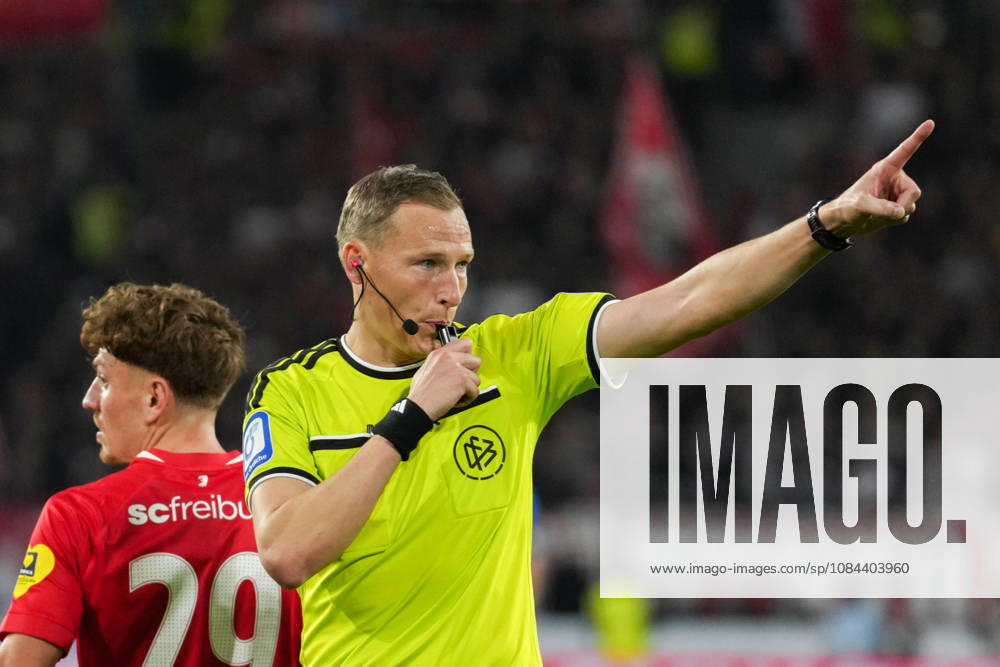 1. Bundesliga: SC Freiburg vs FC Schalke 04, 11.10.2026 Martin Petersen (Schiedsrichter) 1. Bundesliga: SC Freiburg vs FC Schalke 04, Europa-Park-Stadion, 11.10.2026 DFB DFL REGULATIONS PROHIBIT ANY USE OF PHOTOGRAPHS AS IMAGE SEQUENCES AND OR QUASI-VIDEO.