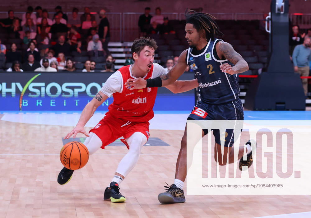 V.l. Jasper Guenther (RheinStars Koeln 06), Corey McKeithan (Eisbaeren Bremerhaven 02) GER, RheinStars Koeln vs. Eisbaeren Bremerhaven, Basketball, ProA, 4. Spieltag, Spielzeit 2026 2027, 11.10.2026 GER, RheinStars Koeln vs. Eisbaeren Bremerhaven, Basketball, ProA, 4. Spieltag, Spielzeit 2026 2027, 11.10.2026 RheinStars Koeln