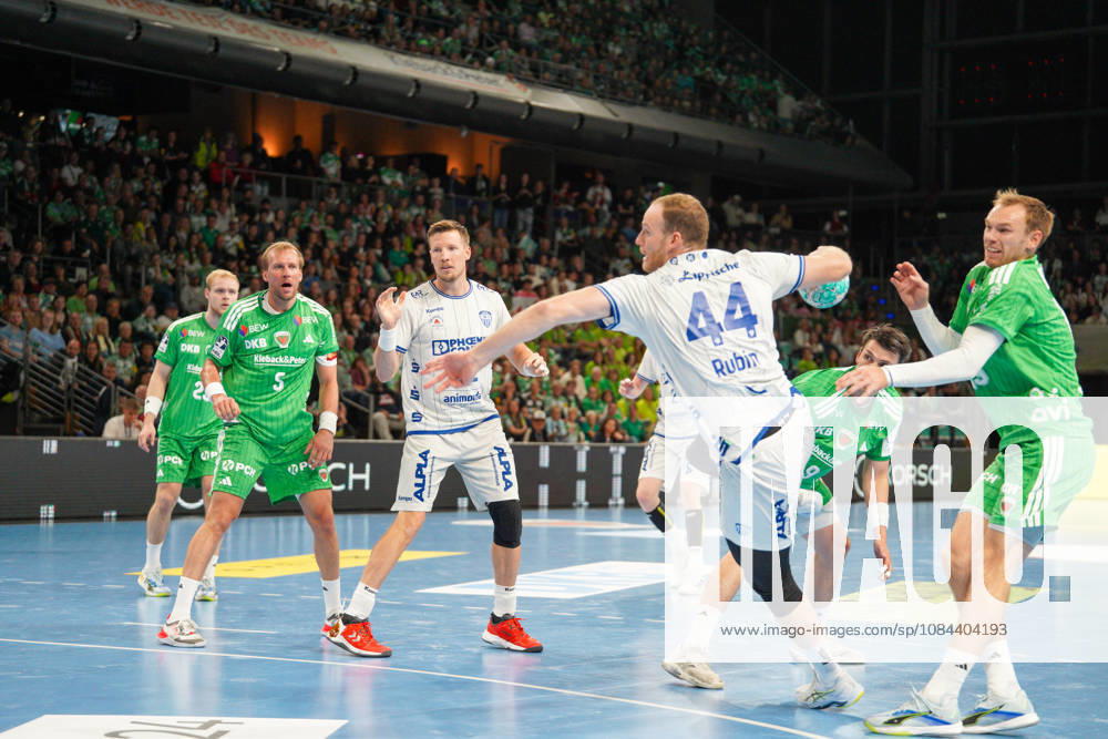Im Bild: torschuss, Lenny Rubin (TBV Lemgo Lippe, 44) 11.10.2026, Fuechse Berlin - TVB Lemgo Lippe, HBL, Handball-Bundesliga, Saison 2026 27, Max-Schmeling-Halle