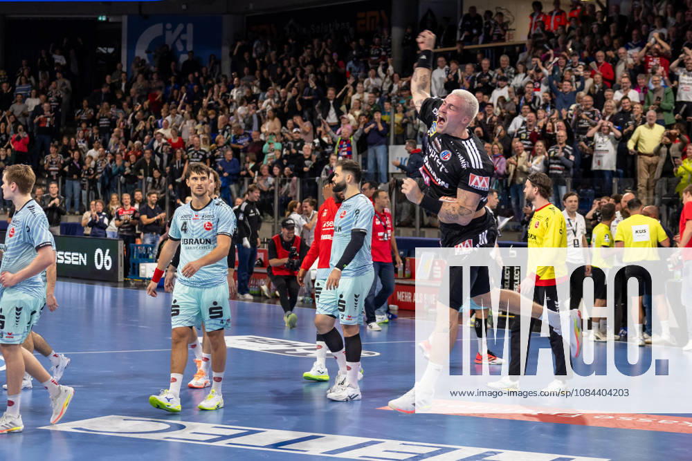 Sprung und Jubel beim Torschuetzen des Siegtores Marek Nissen (HC Erlangen, 06). GER, HC Erlangen vs. MT Melsungen, Handball, Opel Handball-Bundesliga, 8. Spieltag, Spielzeit 2026 2027, 11.10.2026 GER, HC Erlangen vs. MT Melsungen, Handball, Opel Handball-Bundesliga, 8. Spieltag, Spielzeit 2026 2027, 11.10.2026 Nuernberg