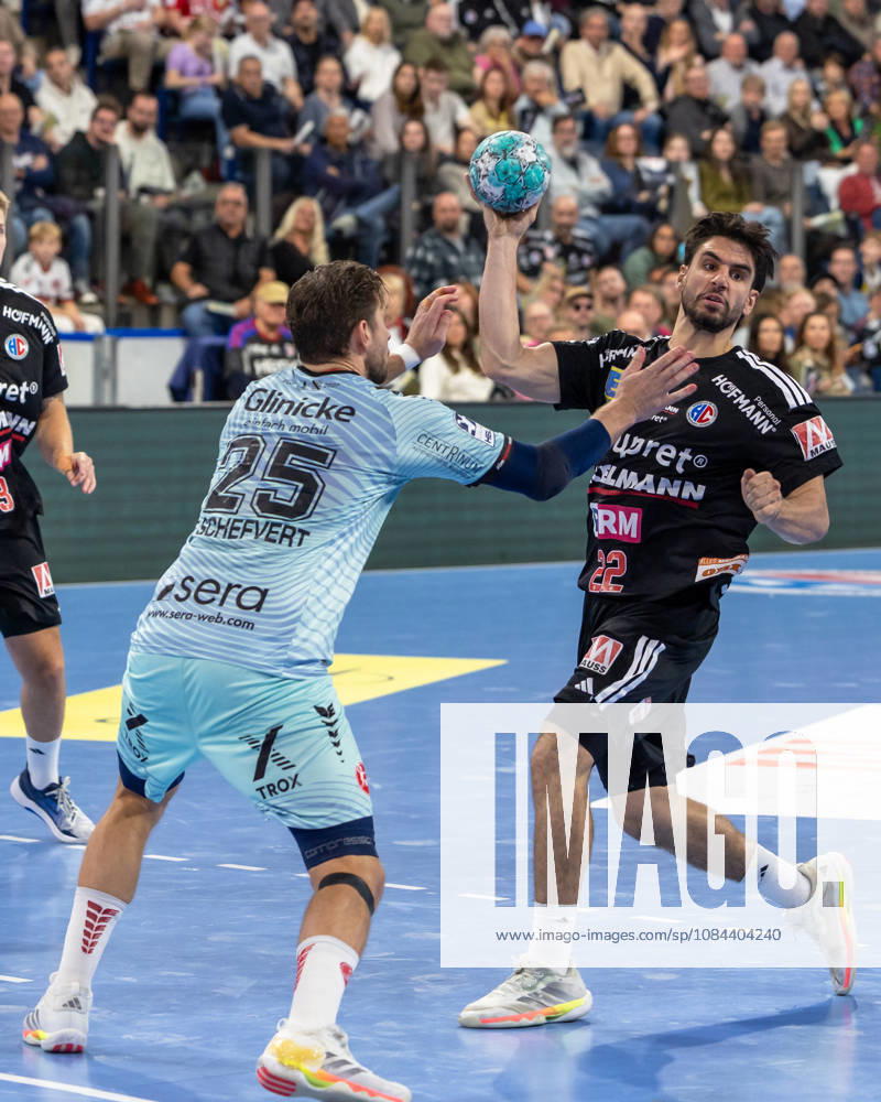Eloy Morante Maldonado (HC Erlangen, 22) Olle Forsell Schefvert (MT Melsungen, 25) GER, HC Erlangen vs. MT Melsungen, Handball, Opel Handball-Bundesliga, 8. Spieltag, Spielzeit 2026 2027, 11.10.2026 GER, HC Erlangen vs. MT Melsungen, Handball, Opel Handball-Bundesliga, 8. Spieltag, Spielzeit 2026 2027, 11.10.2026 Nuernberg